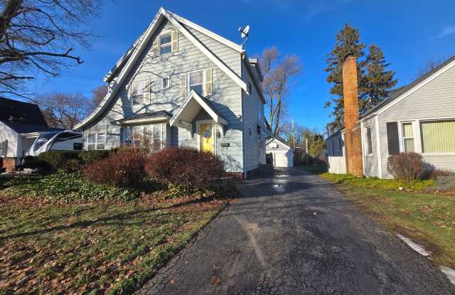 3 Bed, 1.5 bath House in Laurelton Neighborhood - 614 Westchester Avenue, Irondequoit, NY 14609