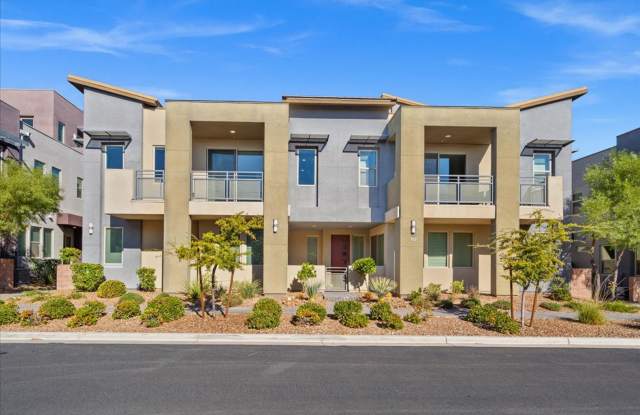 Resort-Style Living in a Modern 2 Bedroom Gated, 2 Pools, Home photos photos