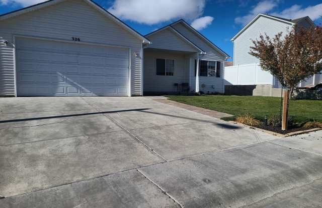 Available Now! Call Rently at 888.883.1193 to schedule a tour today! - 326 Daytona Drive, Rock Springs, WY 82901