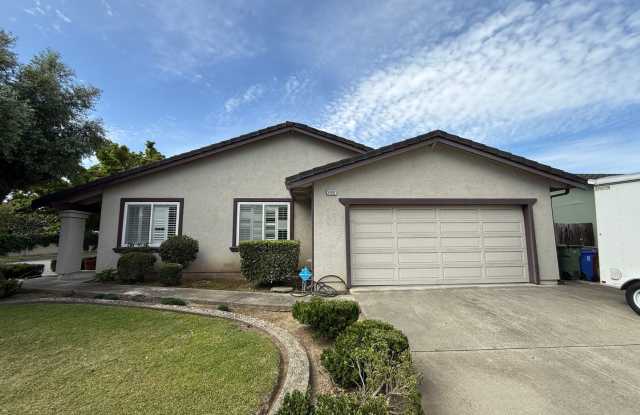 Modern Comfort Meets Prime Location in Fremont 3 bed. 2.5 bath, 16 month lease, Pool, near Warwick Elem. photos photos