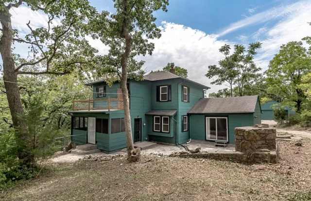 4BR/2BA Home for Privacy and Space Ready in AUGUST photos photos