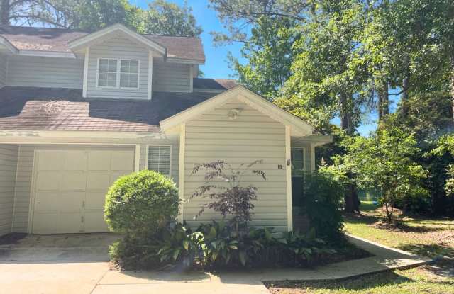 Prime Location , Pool and Grass cutting included!!! photos photos