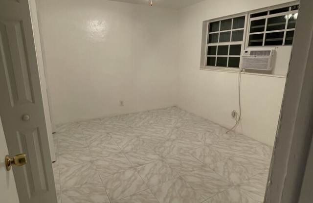 2239 Harding St Gallery 4