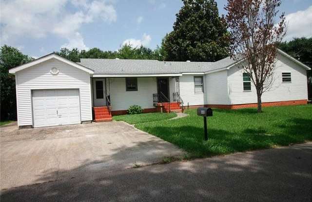 441 W B Street - 441 West B Street, Norco, LA 70079