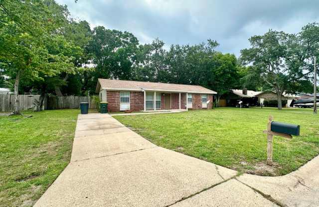 Remodeled 3 bedroom + bonus room  screen patio for rent! photos photos