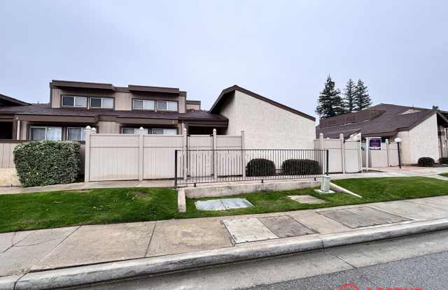 Cute 2 Bedroom Off Stockdale Hwy and California Ave! photos photos