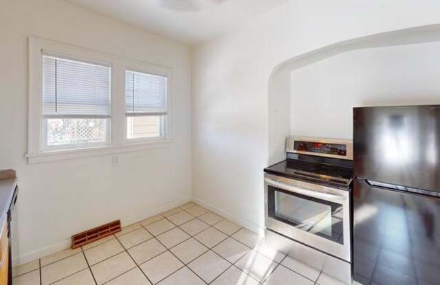 411 West Bowen Avenue photos photos