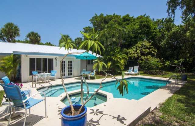 1545 Pelican Lane photos photos