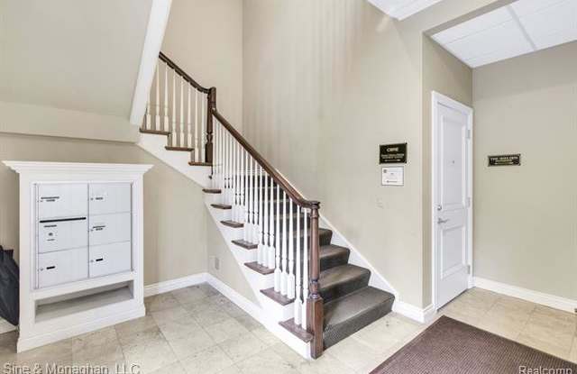 17156 KERCHEVAL Avenue Gallery 3