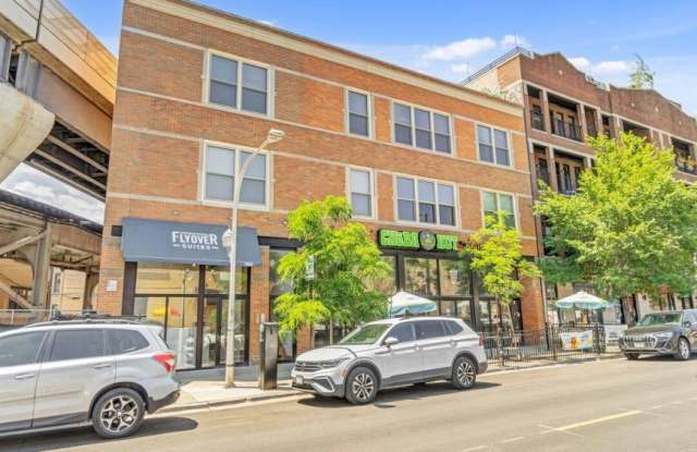 3406 North Sheffield Ave. Gallery 1