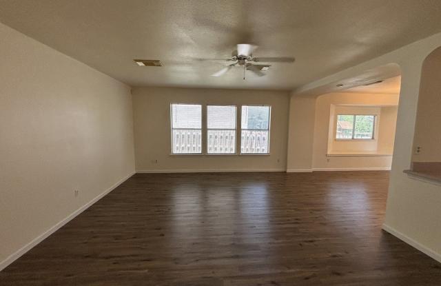 8214 CHESTNUT MANOR DR Gallery 3