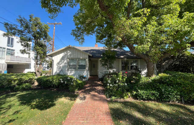 Sherman Oaks 3+2 w/bonus room + upgrades on cul-de-sac lot! photos photos