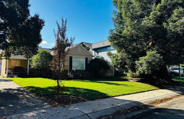 Vintage Vibes - 2120 Irvin Way, Sacramento, CA 95822