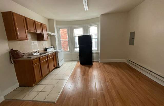 6036 Cedar Avenue - 2 photos photos