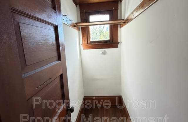 1567 Wagar Avenue - Upstairs Gallery 4