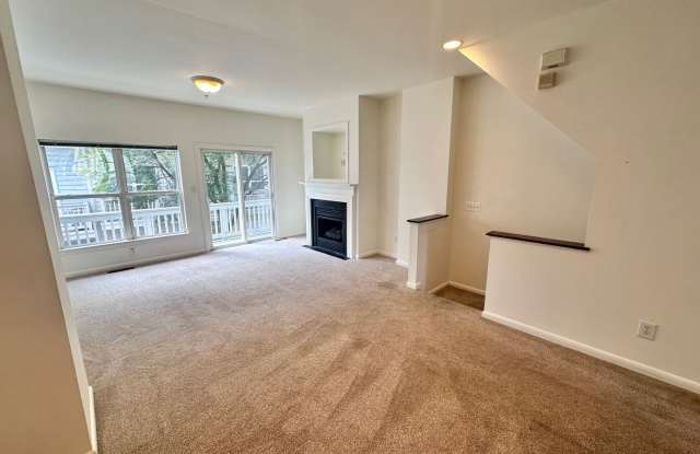 Capacious Cardozo 3BR/2.5BA Townhome with a Deck and Private Parking Gallery 3