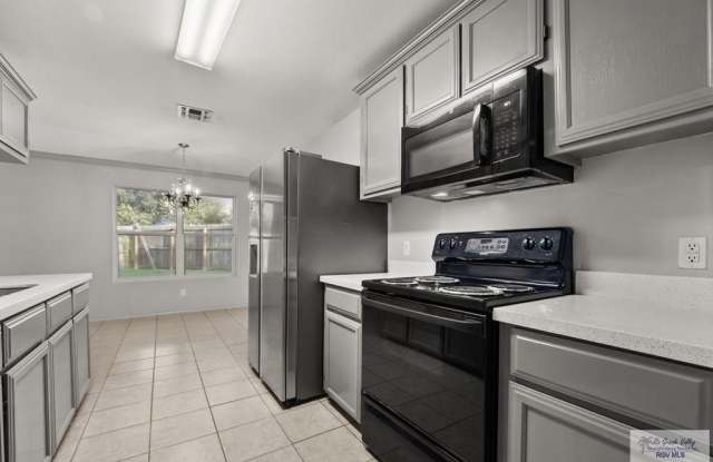 2824 PARKVIEW LN. Gallery 4