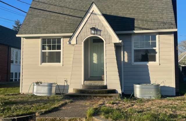 **MOVE IN SPECIAL!** Large 2 Bedroom with Bonus Space! photos photos