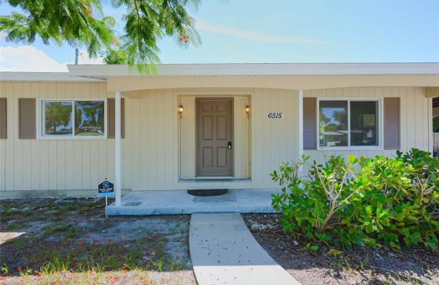 6515 3RD STREET Court W Gallery 4