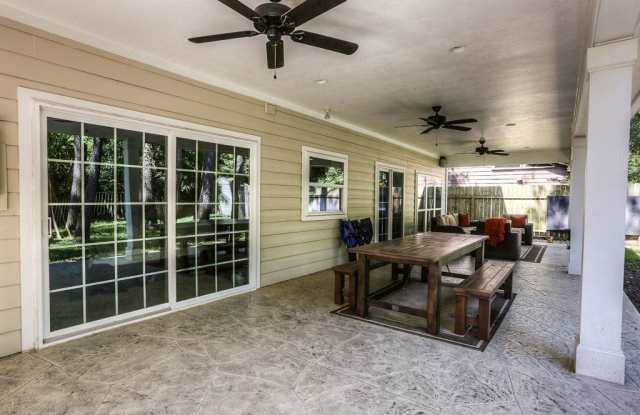 24 Edgewood Forest Court Gallery 4