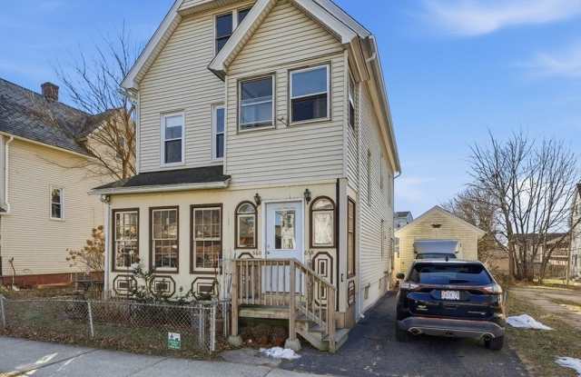 658 Main Street unit: 2 photos photos 658 Main Street unit: 2 photos photos