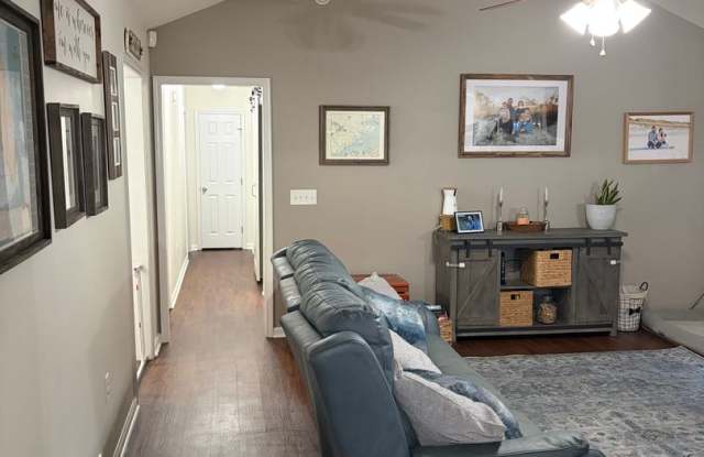 Justice Farms - Easy Living!! Gallery 4