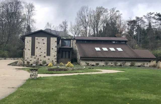 2440 Washington Rd - 2440 Washington Road, Upper St. Clair, PA 15241