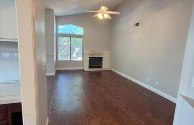 Beautiful 3 Bedroom and 2 Bathroom Home in Elk Grove $2,900.00 Gallery 4