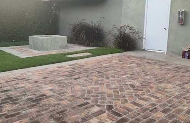 2013 20th St Gallery 4