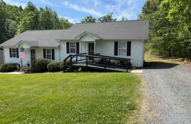 651 West Mine St. photos photos