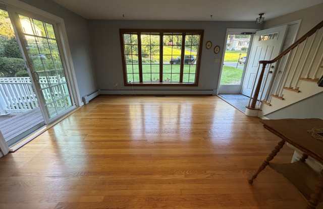 26 Fern Drive Gallery 4