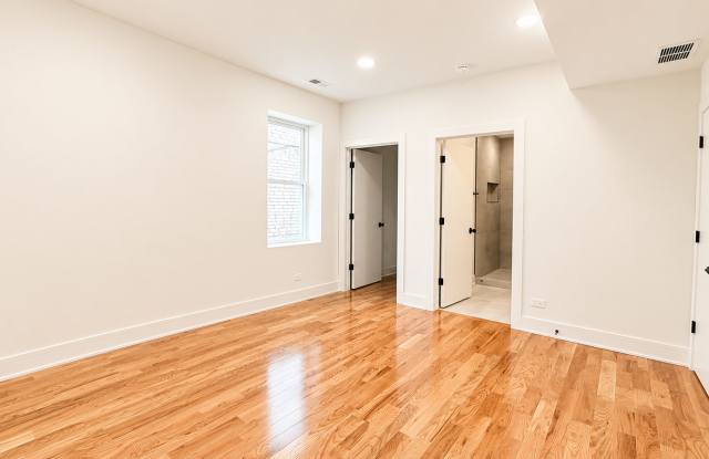 3136 North Ridgeway Avenue Gallery 3