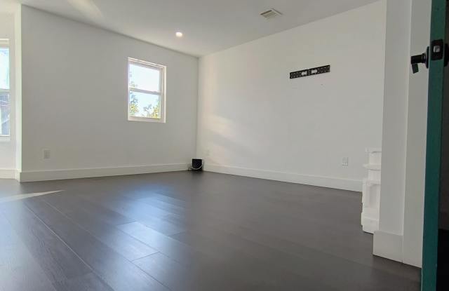 101 4th Avenue - 3 photos photos