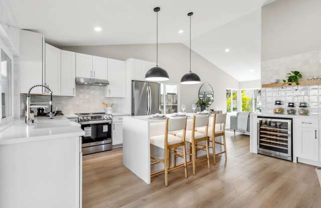 Beautifully Renovated 3 Bed/2 Bath Home in Rancho Peñasquitos – Available Now! photos photos