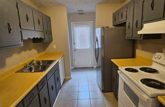Conveniently Located Near Shopping, Dining Entertainment! Close to Tyndall AFB!! Gallery 4