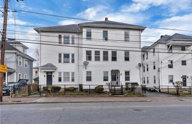 135 Illinois Street unit: 2 photos photos