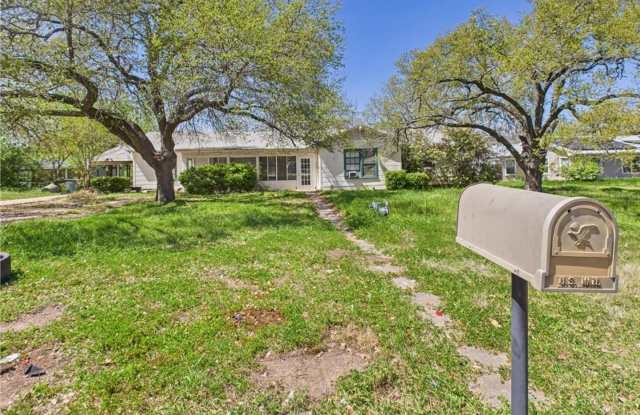 LATE JULY MOVE IN!  Adorable 3 Bedroom 2 Bathroom House photos photos