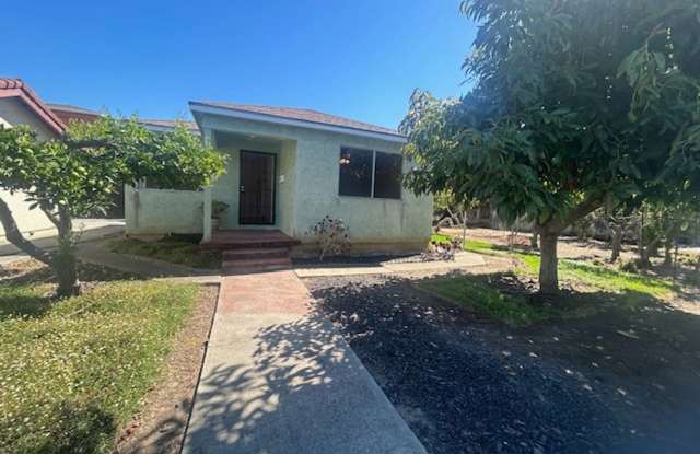 1 Bed 1 Bath Available in Hayward!!! - 553 Cherry Way, Cherryland, CA 94541