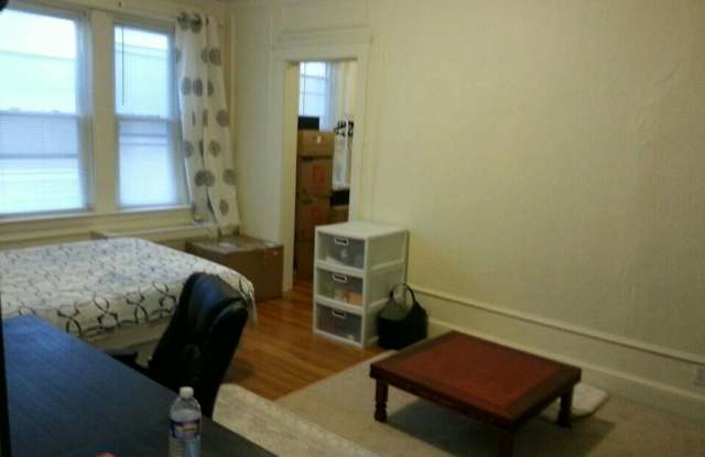 Great Studio in perfect location! Laundry in building. - 2001 Commonwealth Avenue, Boston, MA 02135
