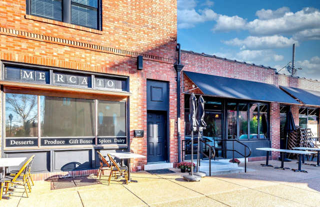 CONDO ON THE HILL 3 BED 1 BATH - Hardwood Floors  Renovated Luxury Kitchen - 5143 Wilson Avenue, St. Louis, MO 63110