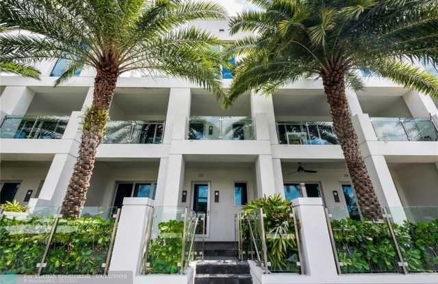 261 Shore Court Gallery 2