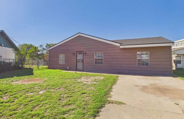 2 Bedroom 1 Bathroom Rental in North Heights! Gallery 3