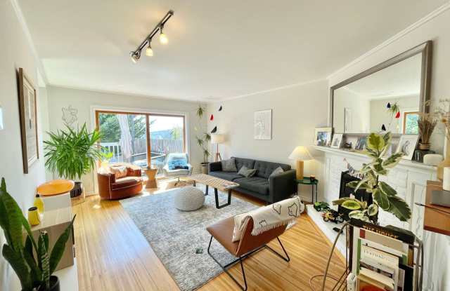Bernal Hts. Spacious, Beautiful, Remodeled 3BR/2BA Home with Amazing Views, Deck! PROGRESSIVE! photos photos