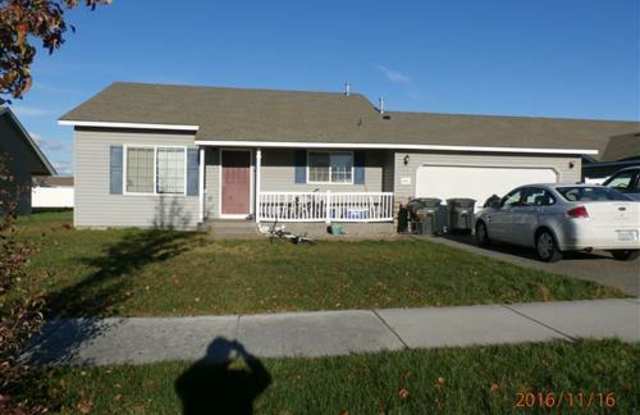 New paint! 4 Bedroom in West Pasco close to Maya Angelou Elementary! photos photos