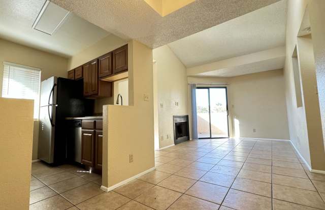 Central 2 bedroom condo, near U of A and UMC! Gallery 3