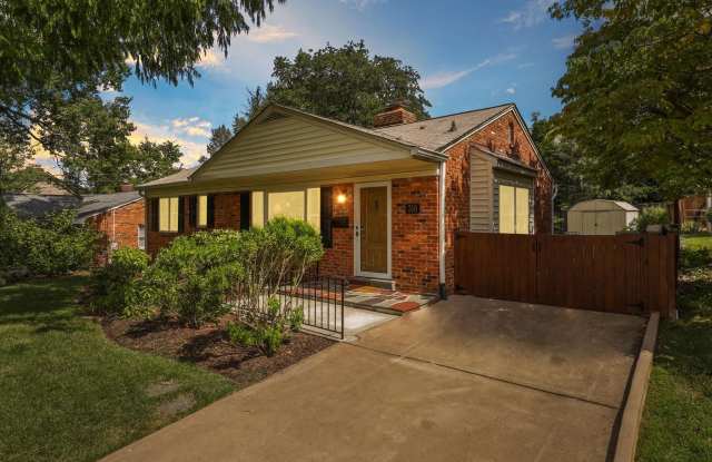 310 N UNDERWOOD STREET photos photos