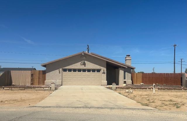 RENOVATED 3+2 with attached garage photos photos