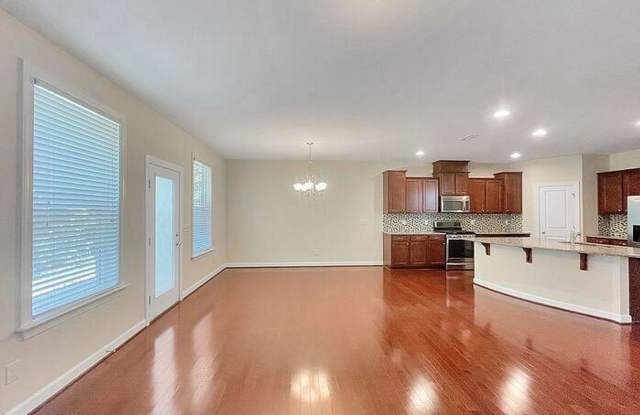 Room in 3 Bedroom Home at Pecan Ridge Dr Gallery 4