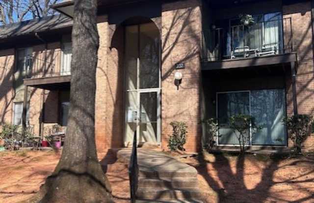 2 Bedroom Apartment Avaialble! - 332 Orchard Trace Lane, Charlotte, NC 28213