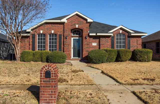 1633 Yellowstone Avenue - 1633 Yellowstone Avenue, Lewisville, TX 75077